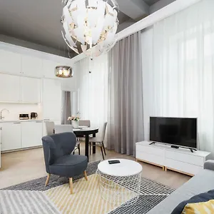 Arianska By Renters Prestige Kraków